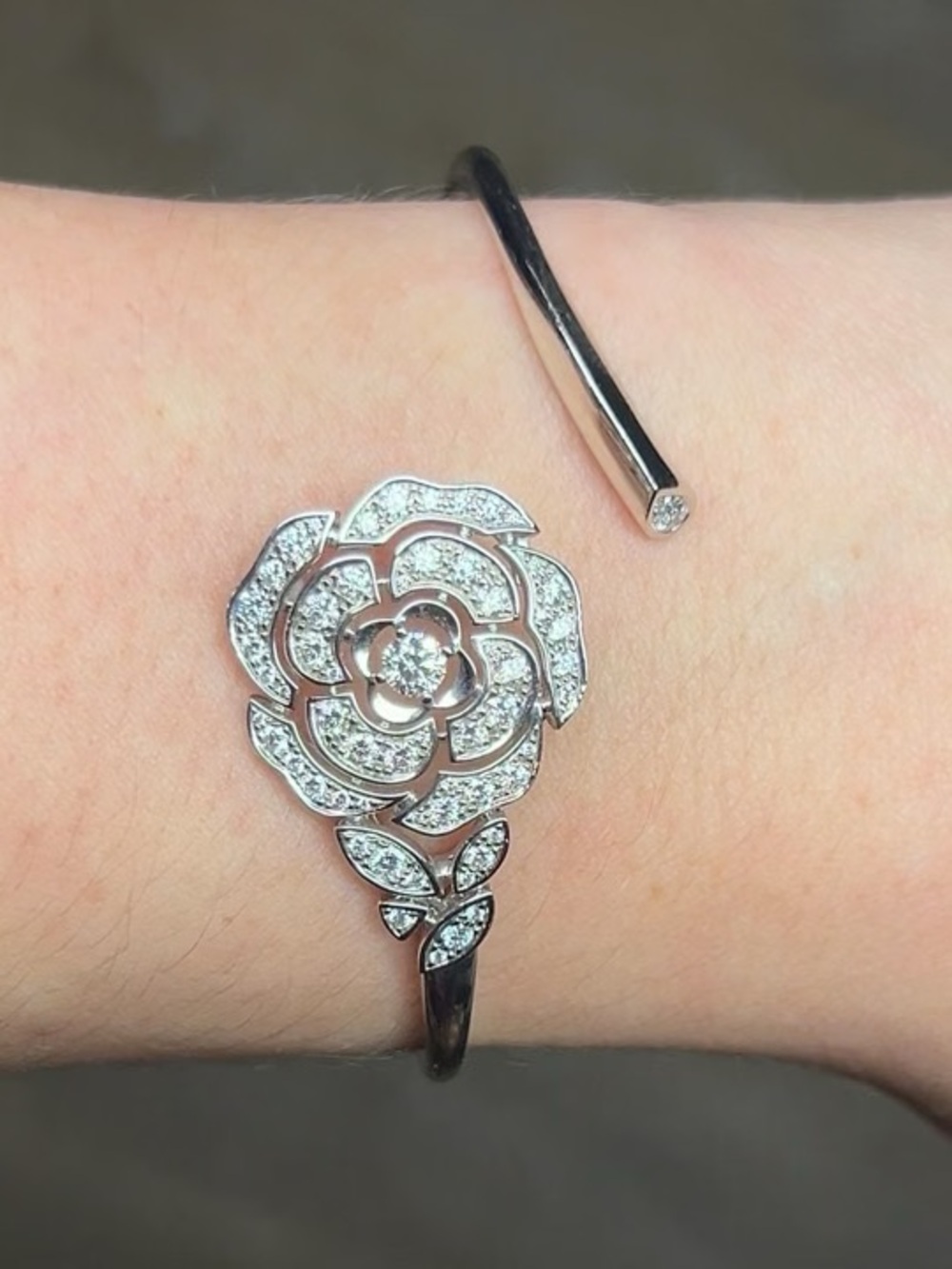 de Camelia Bracelet inspired